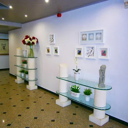 Cristal Caldas 3*